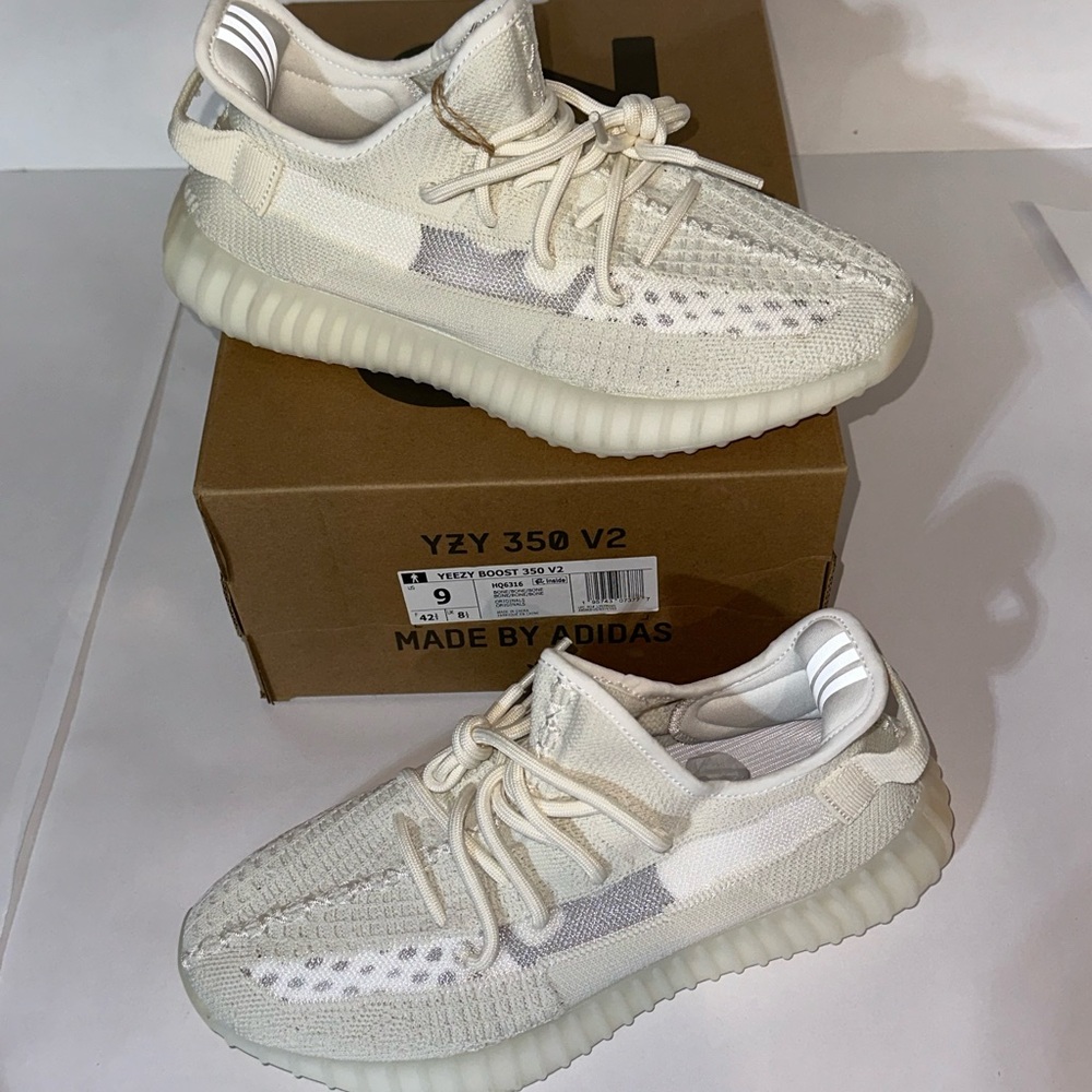 Adidas Yeezy Boost 350 V2 Pure White - Picture 2 of 5